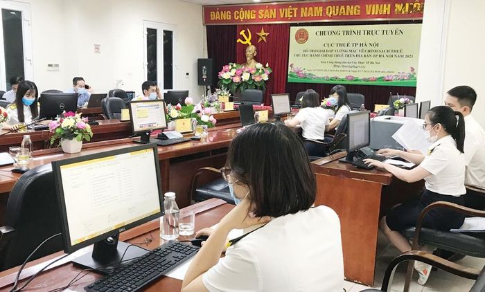Chương trình hỗ trợ trực tuyến giải đáp vướng mắc về thuế và thủ tục hành chính thuế do Cục Thuế thành phố Hà Nội tổ chức.