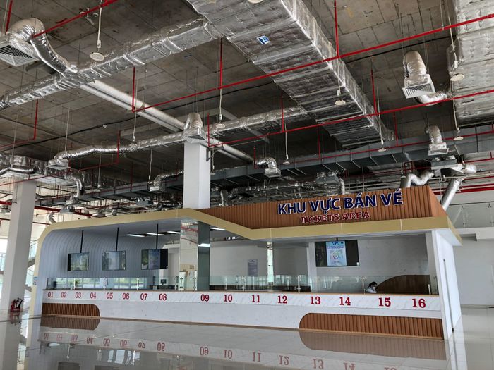 Đến ngày 13/3/2021, Sở GTVT TP. Hồ Chí Minh có văn bản yêu cầu toàn bộ xe khách chạy tuyến TP. Hồ Chí Minh đi Quảng Trị trở ra các tỉnh phía Bắc phải bắt buộc vào Bến xe Miền Đông mới hoạt động, nhằm nhanh chóng đưa bến xe này vào hoạt động ổn định. Nhưng đến nay, Bến xe miền Đông mới vẫn trong tình trạng im lìm "chờ xe, đợi khách".