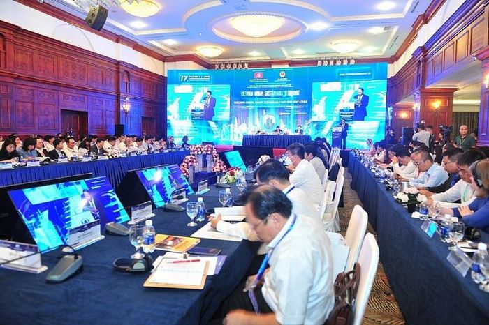 Diễn đàn gồm 1 phiên toàn thể, 4 hội thảo chuyên đề.