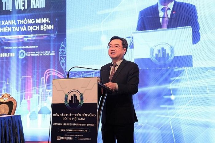 Bộ trưởng Bộ Xây dựng Nguyễn Thanh Nghị phát biểu tại phiên toàn thể.