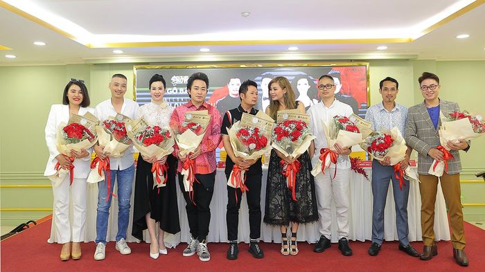 Ê-kip chương trình "Trở về ngày yêu thương"