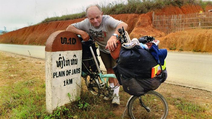 Bốn bể là nhà