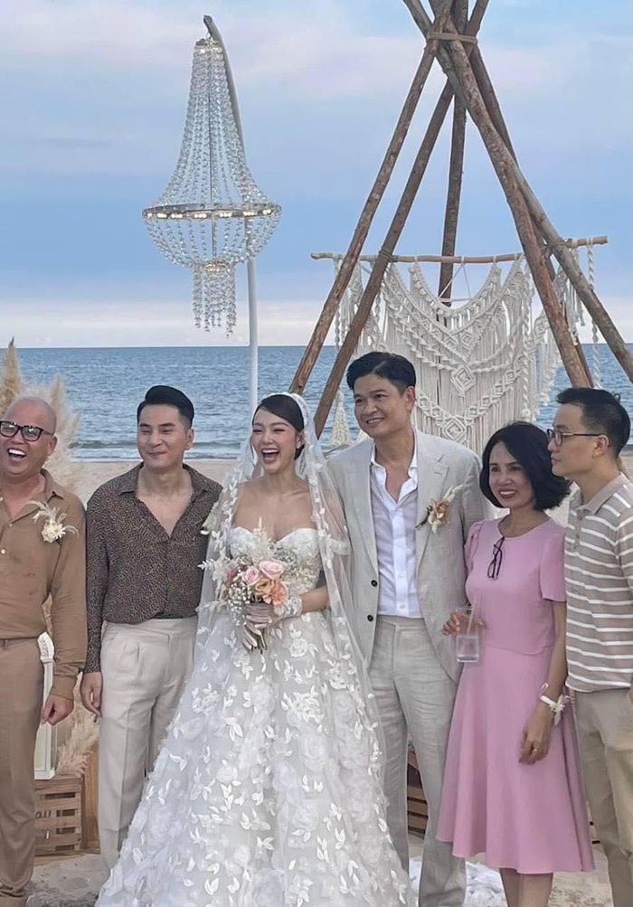  Hình ảnh hiếm hoi của chú rể trong lễ cưới. 