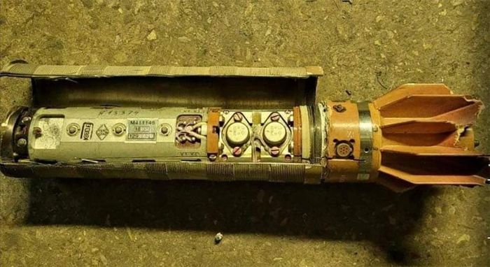 Một số mồi bẫy với ký hiệu 9V899 sử dụng trên tên lửa Iskander được binh sĩ Ukraine thu giữ trong tình trạng khá nguyên vẹn, có thể giúp nước này tìm ra cơ chế hoạt động nhằm đối phó trong tương lai.