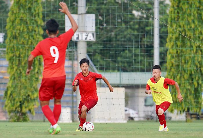  Kinh nghiệm của hai tuyển thủ U23 sẽ giúp phần còn lại của đội, lực lượng với số đông cầu thủ 17-18 tuổi, được cải thiện về chuyên môn và tâm lý thi đấu. 