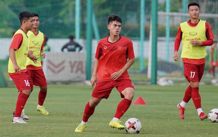  Là 2 cầu thủ trẻ nhất U23 Việt Nam dự U23 châu Á 2022, Trường và Khang đều khẳng định được năng lực và được HLV Gong Oh-kyun đánh giá rất cao. 