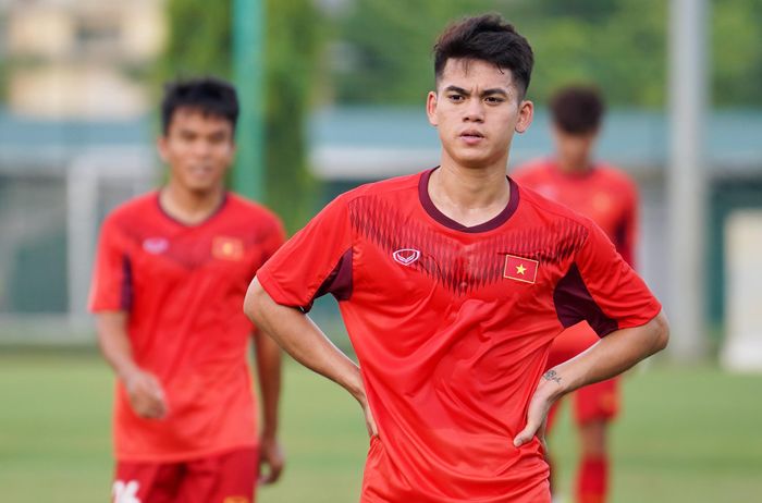  Đối thủ lớn nhất của U19 Việt Nam ở giải U19 Đông Nam Á tới chính là chủ nhà Indonesia, đội bóng có 2 ngôi sao U23 là Ronaldo Kwateh và Marselino Ferdinan, được dẫn dắt bởi HLV trứ danh Shin Tae-yong. 