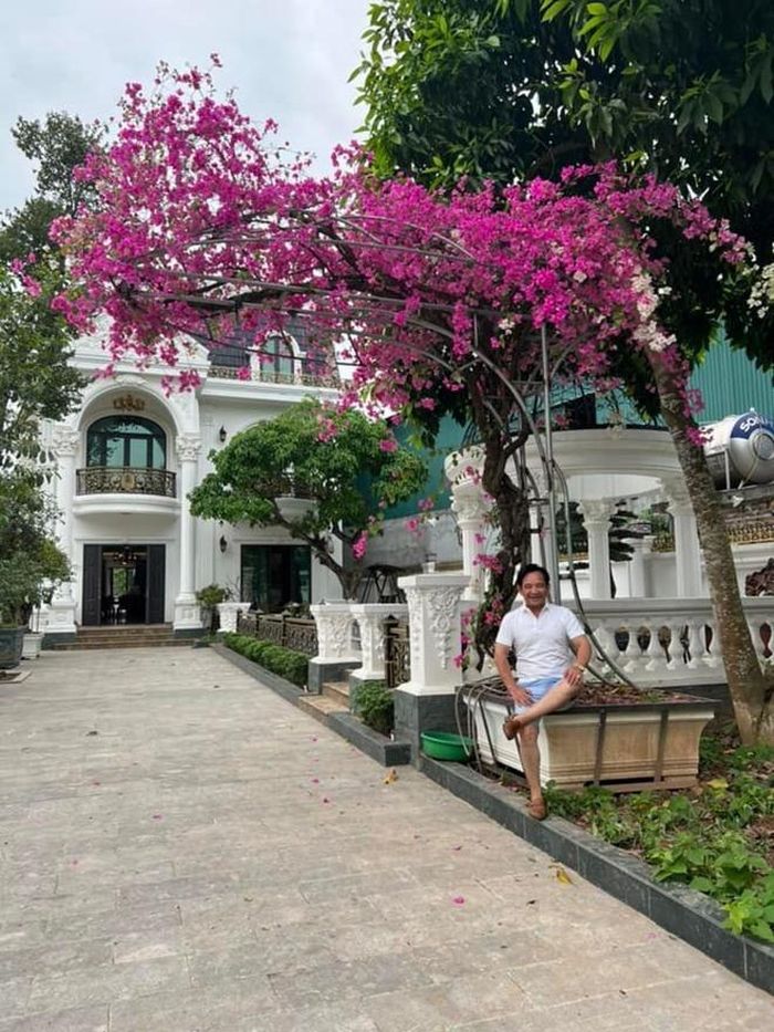 Ngoài căn nhà này, nam danh hài còn vừa hoàn thành căn biệt thự ở Thạch Thất (Hà Nội). Ảnh: FBNV