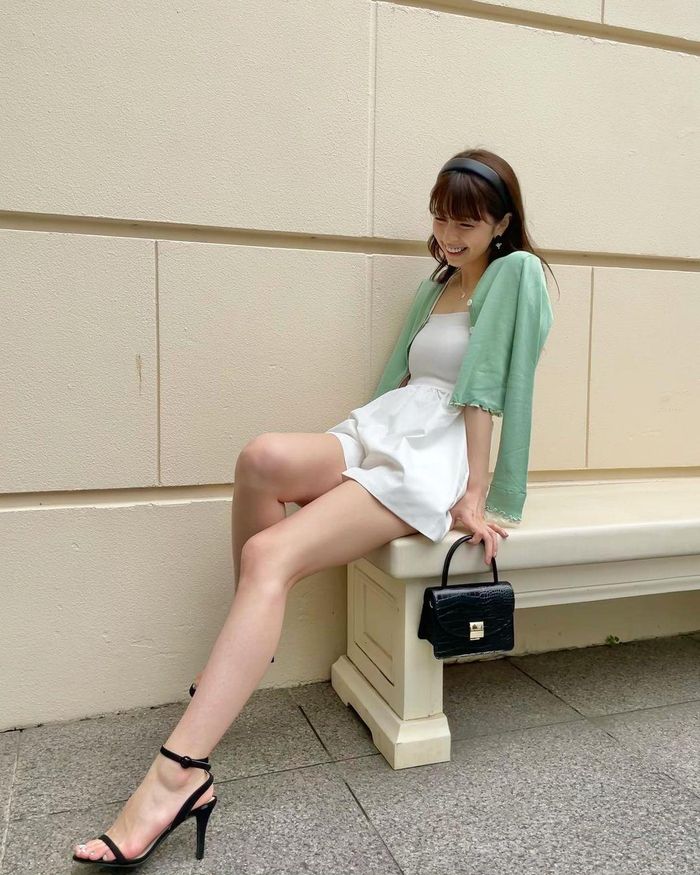 Thường ngày, Yurina Yanagi yêu thích trang phục trung tính. Nữ diễn viên không trung thành với một phong cách cụ thể. Thay vào đó, cô hướng đến các set đồ có tính ứng dụng cao. Yurina Yanagi chọn phụ kiện làm điểm nhấn cho trang phục. Cô thường sử dụng đến mũ, kính mắt hoặc túi xách. 