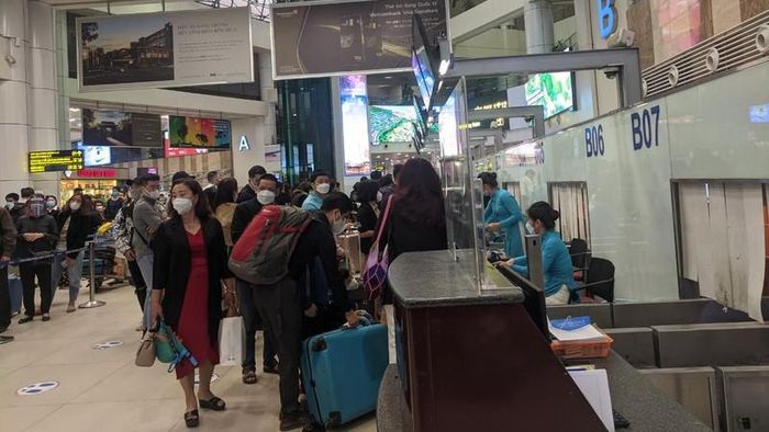 Nhu cầu đi lại bằng đường hàng không tăng mạnh trong nửa đầu năm do dịch bệnh được kiểm soát tốt.