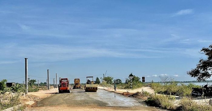 Đường phường 2 - Đông Lễ - Đông Lương đang được đường tránh thành phố Đông Hà nối tạm thời đang thi công dở dang