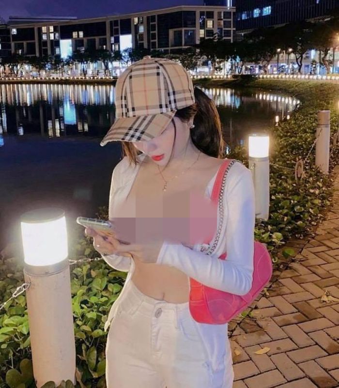 Việc chọn những bộ cánh khoe da thịt theo hội chị em để tôn vinh cái đẹp. Nhưng đi kèm với đó là vô vàn những hiểm họa tiềm tàng.