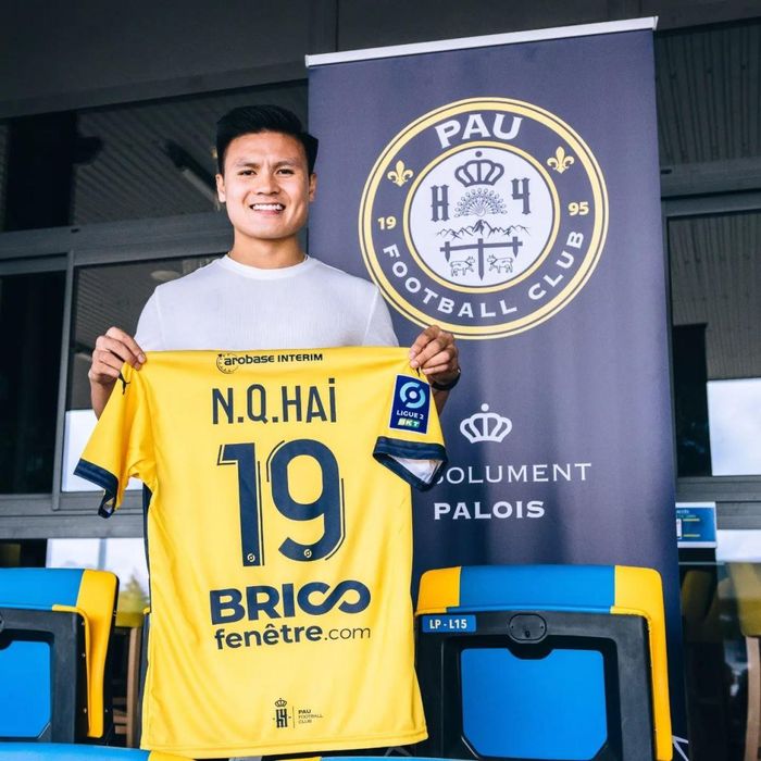 Nguyễn Quang Hải đã chính thức cập bến Pau FC