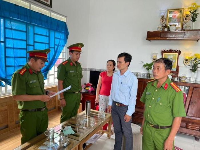 Công bố quyết định khởi tố bị can Trần Anh Tuấn.