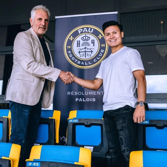 Quang Hải ký hợp đồng 2 năm với Pau FC. (Nguồn: Facebook)