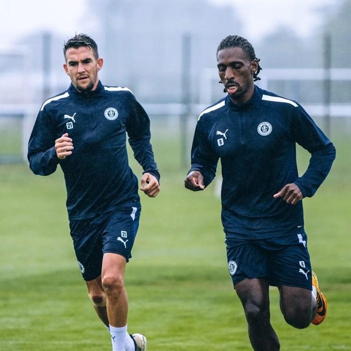 Quang Hải sẽ có 1 tháng tập luyện, làm quen với môi trường, đồng đội mới ở Pau FC. (Nguồn: Pau FC)