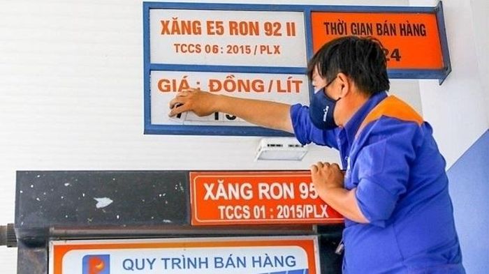 Giá xăng E5RON92 tối đa ở mức 30.891 đồng/lít.