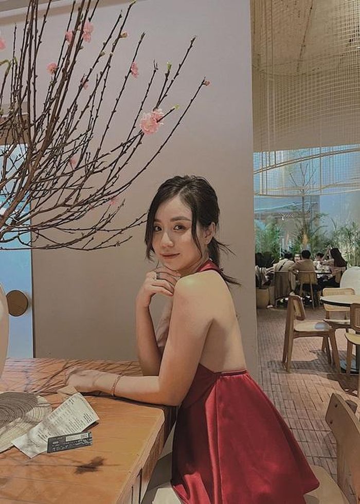 Dù là mẹ hai con, Bảo Ngọc vẫn gợi cảm, trẻ trung.