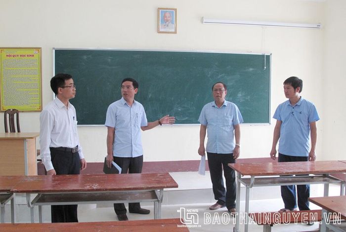 Lãnh đạo Sở GD&amp; ĐT kiểm tra cơ sở vật chất phục vụ Kỳ thi tốt nghiệp năm 2022 tại điểm thi Trường THPT Bắc Sơn, TP. Phổ Yên.