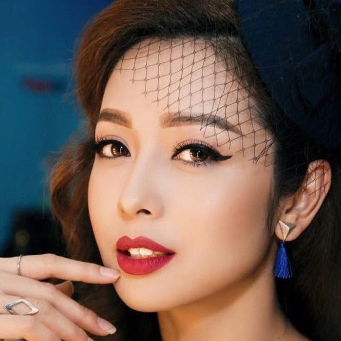 Nhan sắc đỉnh cao của Jennifer Phạm.