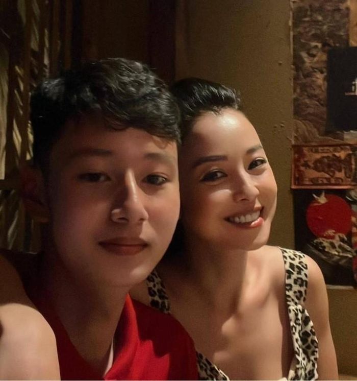Mới đây, nàng hậu đã được đoàn tụ với con trai khi cậu trở về Việt Nam trong dịp nghỉ hè.