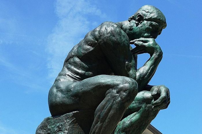 Bức tượng “Thinker” (Người suy tư) của Auguste Rodin