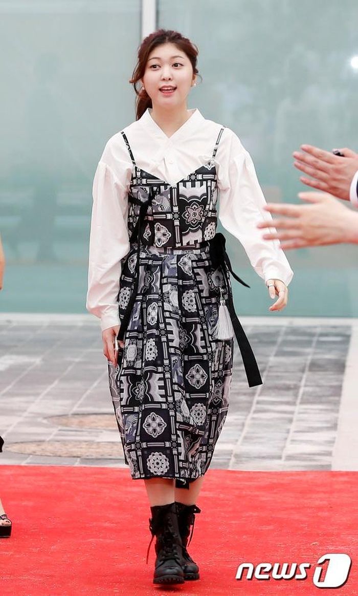 Kim Bo Ra và sao nhí Ahn Seo Hyun trong sự kiện. Liên hoan năm nay có 268 bộ phim từ 49 quốc gia. Lễ bế mạc của liên hoan chiếu New Normal - một bộ phim Hàn Quốc của đạo diễn Jeong Beom Sik vào ngày 17/7.