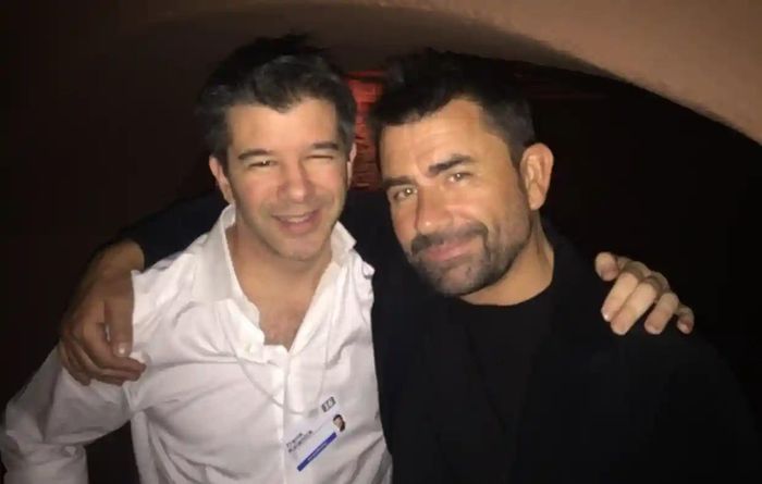  Ảnh chụp Mark MacGann và nhà đồng sáng lập Uber Travis Kalanick. 