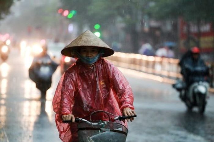 Dự báo thời tiết khu vực Hà Nội có mưa dông. Ảnh minh họa.