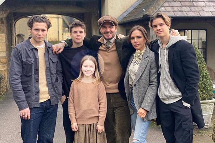 Beckham và gia đình, bé Sharon là con út