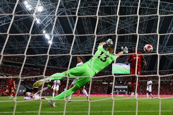 Tân binh Nunez gây thất vọng, nhưng các công thần kịp tỏa sáng để giúp Liverpool đánh bại đối thủ đến từ London. Ngay phút 12, đội trưởng Jordan Henderson mở tỷ số cho "Lữ đoàn đỏ" sau đường chuyền dọn cỗ của Harvey Elliot bên cánh phải.