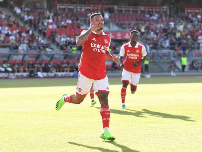 Tân binh Jesus tiếp tục trở thành tâm điểm chú ý trong đội hình Arsenal. Tiền đạo người Brazil được HLV Mikel Arteta tung ra sân từ đầu và nhanh chóng để lại ấn tượng. Bản hợp đồng đắt nhất của Arsenal hè này ghi bàn mở tỷ số ở phút 33 của trận đấu.