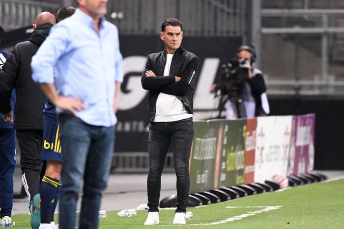 HLV Didier Tholot trong một trận đấu của Pau FC mùa trước. (Ảnh: Getty Images)