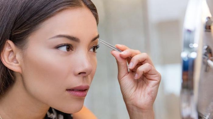  Người dùng mạng đề nghị học sinh nữ kiện hội đồng giáo dục vì "quấy rối, vi phạm nhân quyền và tự do ngôn luận". Ảnh: The List.