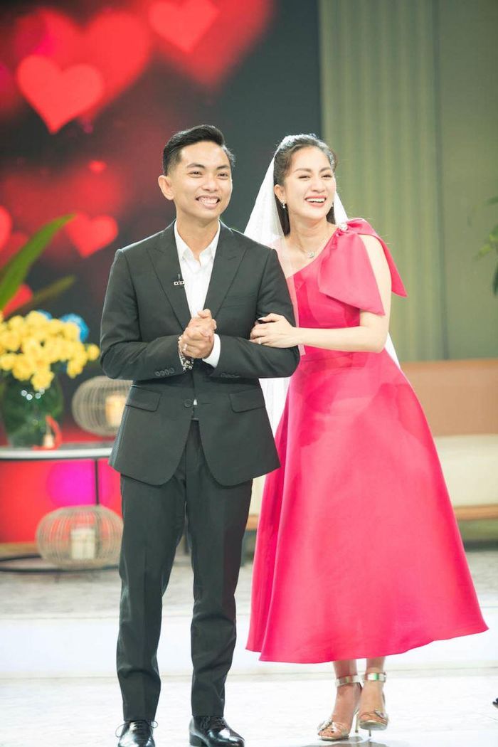 Phan Hiển bất ngờ cầu hôn Khánh Thi. Ảnh: VTV