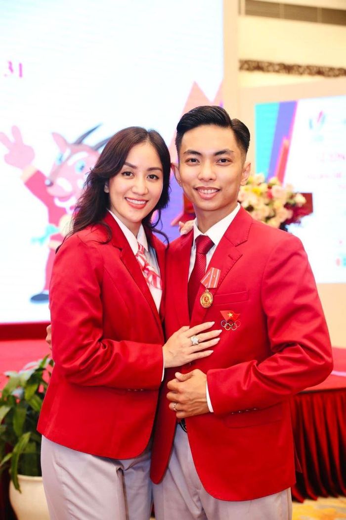 Cặp đôi luôn đồng hành cùng nhau từ cuộc sống đến công việc. Ảnh: FB Phan Hiển