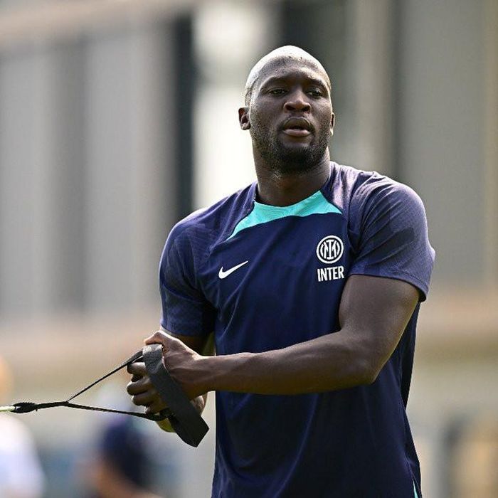 Trang chủ của Inter Milan đăng tải những hình ảnh luyện tập chăm chỉ của Lukaku cũng như các cầu thủ khác.