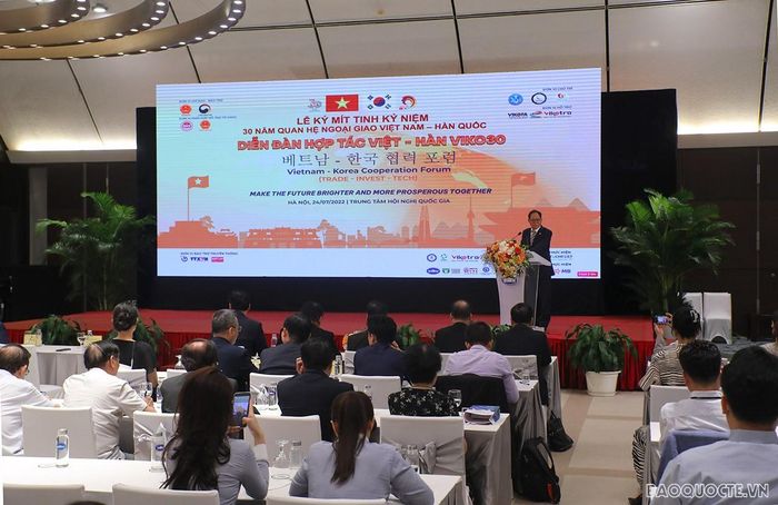 Đại sứ Hàn Quốc tại Việt Nam Park Noh Wan phát biểu tại Diễn đàn Hợp tác Việt-Hàn VIKO30. (Ảnh: Anh Sơn)
