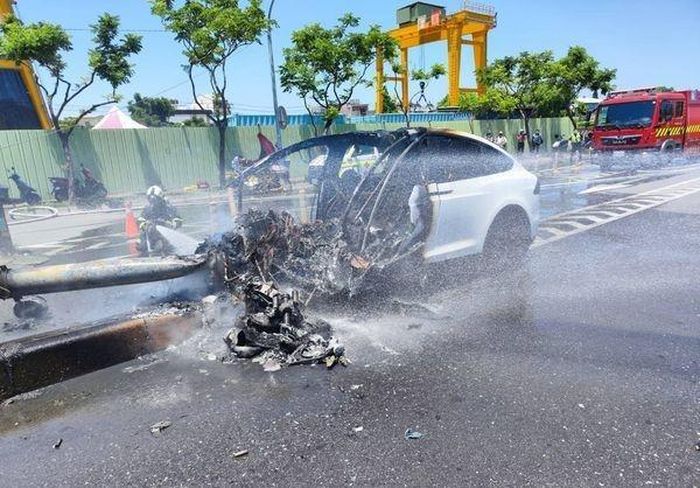 Hiện trường vụ tai nạn gây ám ảnh (Ảnh: Sina)