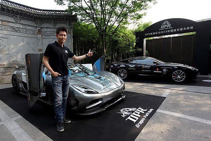 Lâm Chí Dĩnh sở hữu hàng loạt xe đắt tiền (Ảnh: Baidu)