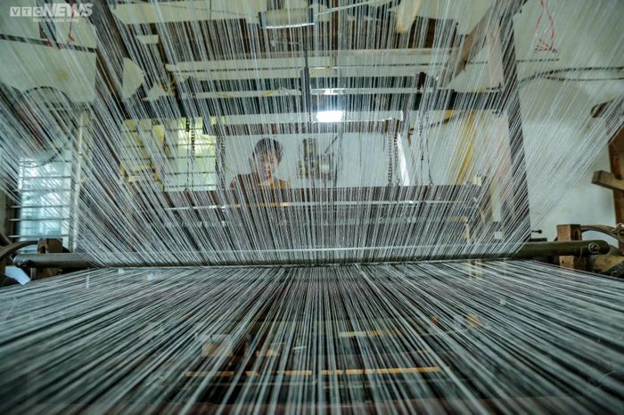 Bà Thuận cho biết: "Hiện tôi vẫn đang tiếp tục nghiên cứu, làm sao để nâng cao chất lượng, rút ngắn các công đoạn sản xuất. Tuy nhiên, đây là việc khó, nên đòi hỏi nhiều thời gian, công sức".