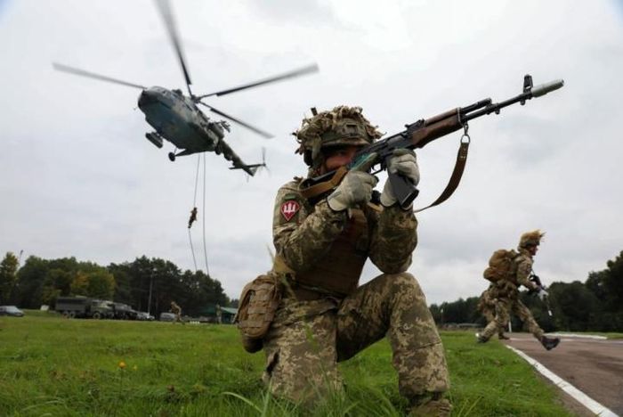 Tình báo Ukraine không ngần ngại chia sẻ nhiều thông tin quân sự quan trọng để giúp phi công Nga đào tẩu. (Ảnh: RT)