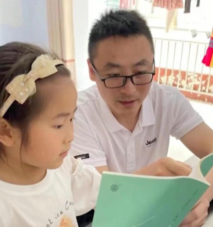 Bố Ngạn Tịch mong con gái luôn khỏe mạnh, vui vẻ. 