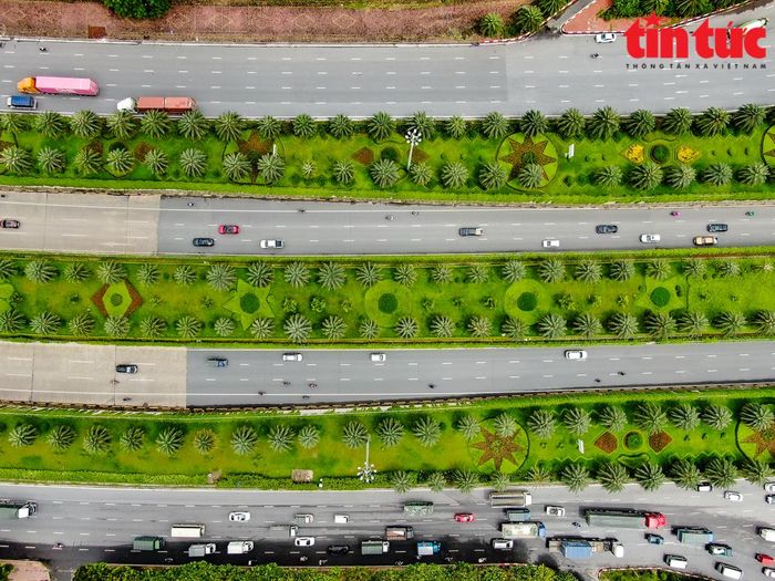 Toàn cảnh các lối dẫn xuống hầm chui vành đai 3 đều được phủ cây xanh.