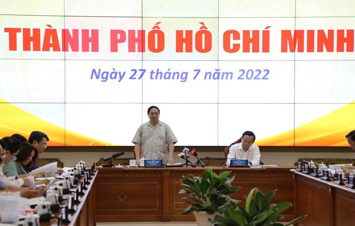 Theo Thủ tướng Chính phủ, vướng mắc hiện nay thường nằm ở các bộ, ngành. Ảnh: TTBC
