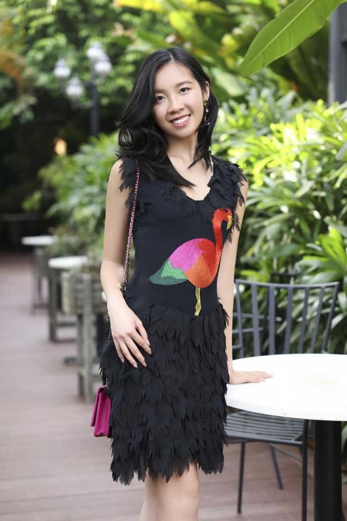 Thanh Mai từng học thạc sĩ ngành Truyền thông ở nước ngoài nên có thể chia sẻ nhiều kinh nghiệm sống cũng như việc học tập với Alex. Hai mẹ con cũng trở nên gắn bó hơn nhờ cùng quan tâm đến lĩnh vực truyền thông. Ngoài thời gian vui chơi, họ có thể cùng bàn luận và học hỏi kiến thức mới. 