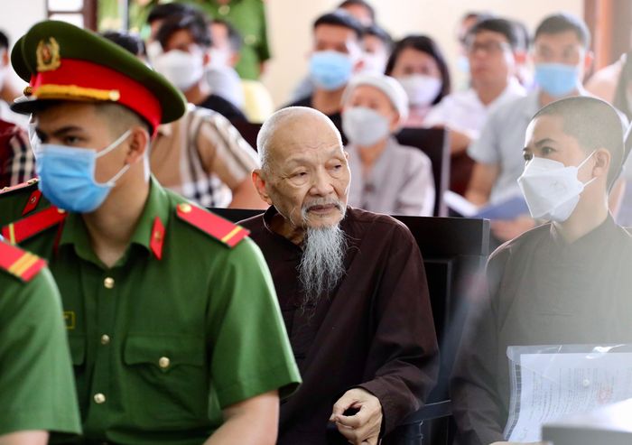 Bị cáo Lê Tùng Vân tại tòa sơ thẩm. Ảnh: Quỳnh Danh.