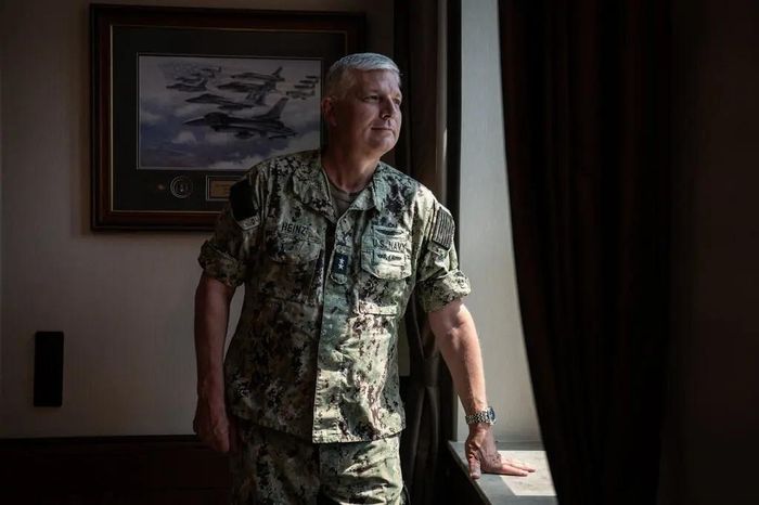  Chuẩn đô đốc R. Duke Heinz, Giám đốc hậu cần Bộ Tư lệnh châu Âu của Mỹ. Ảnh: New York Times. 
