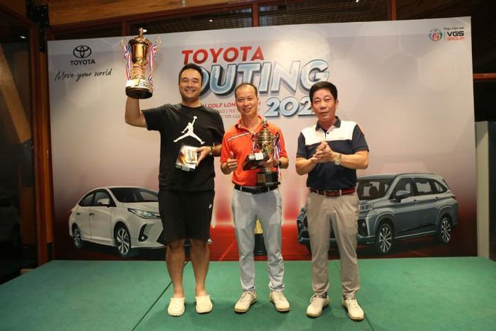 Trao giải Best Gross và Best Net.