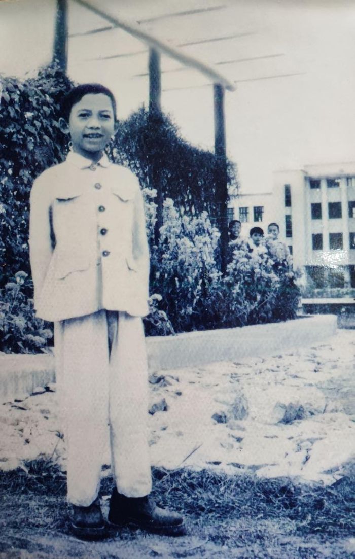 Thanh Thảo hồi 11 tuổi tại Khu học xá Nam Ninh, Trung Quốc (1957)